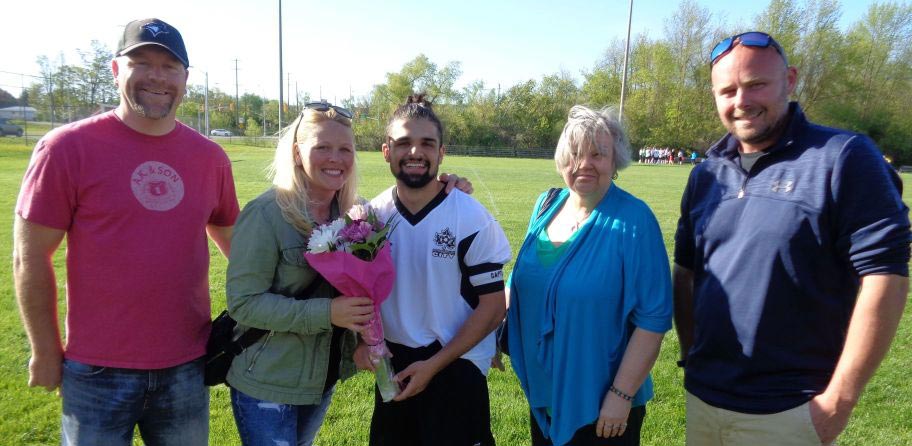 Members of Geoff’s family with Gordon McLaughlin